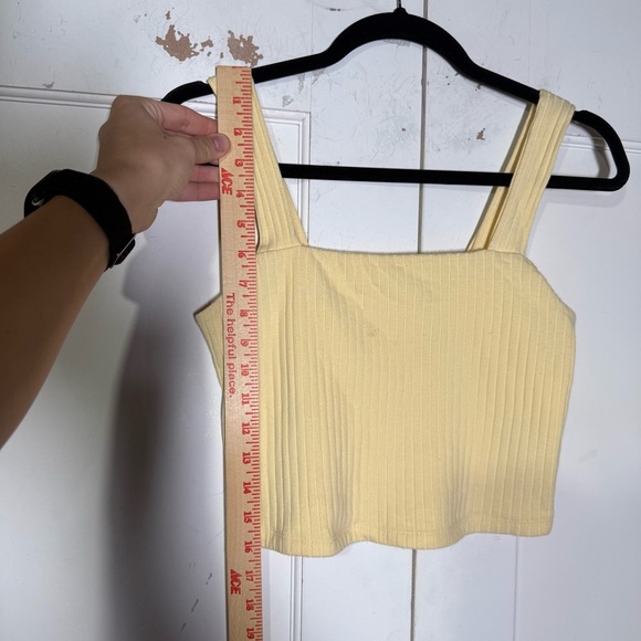 American Eagle Cropped Tank Top Butter Yellow Size Medium Ribbed Cute - Picture 3 of 7